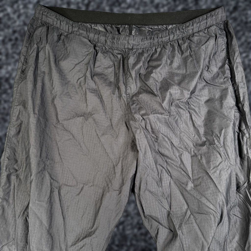 Patagonia Patagonia Nylon Windbreaker Pants Snap Ankle Lightweight Black Mens Large Y2K Size US 33 - 1 Thumbnail
