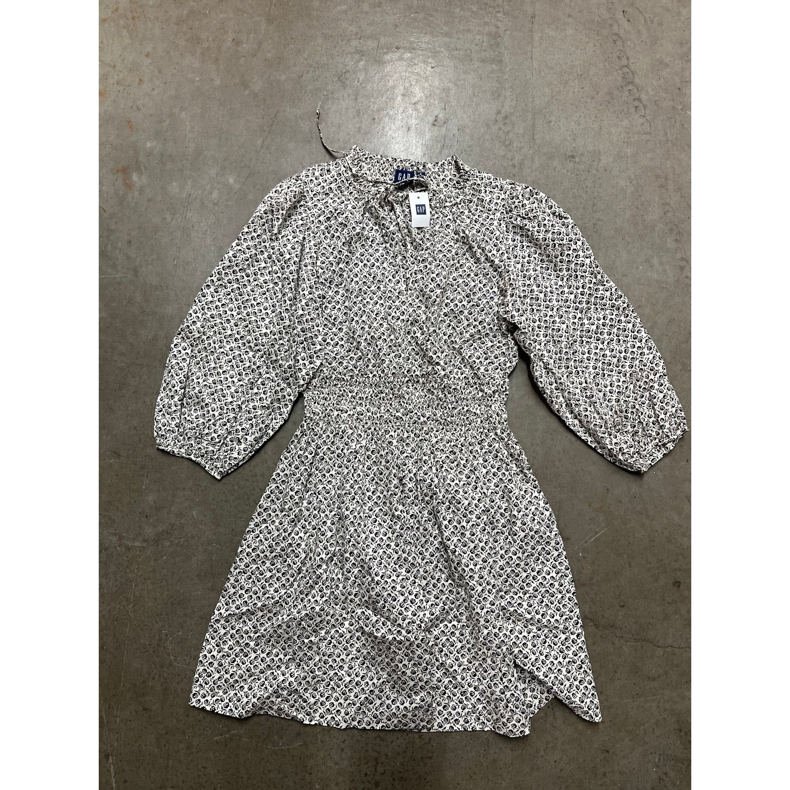 Gap Gap Women - Smocked Waist Puff Mini Dress / S / NWT Size S / US 4 / IT 40 - 3 Thumbnail