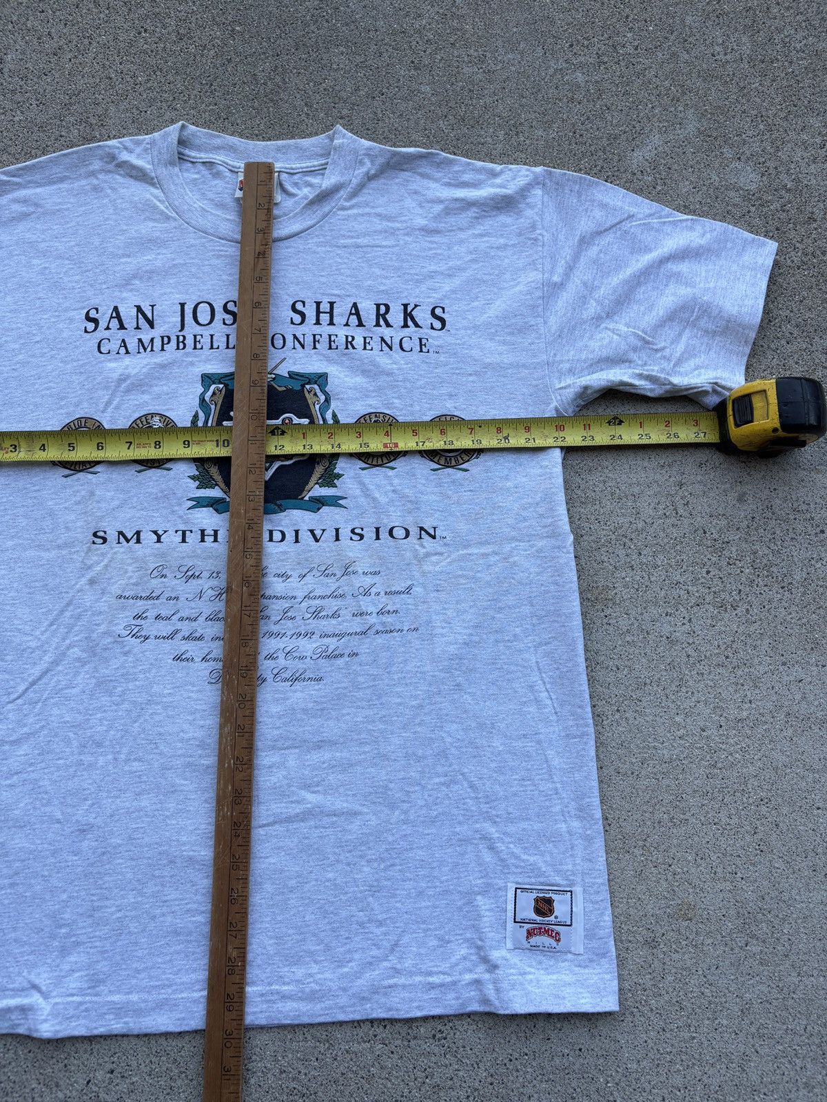 NHL Vintage 1991 Nutmeg NHL San Jose Sharks Grey T-Shirt Size XL Size US XL / EU 56 / 4 - 6 Thumbnail