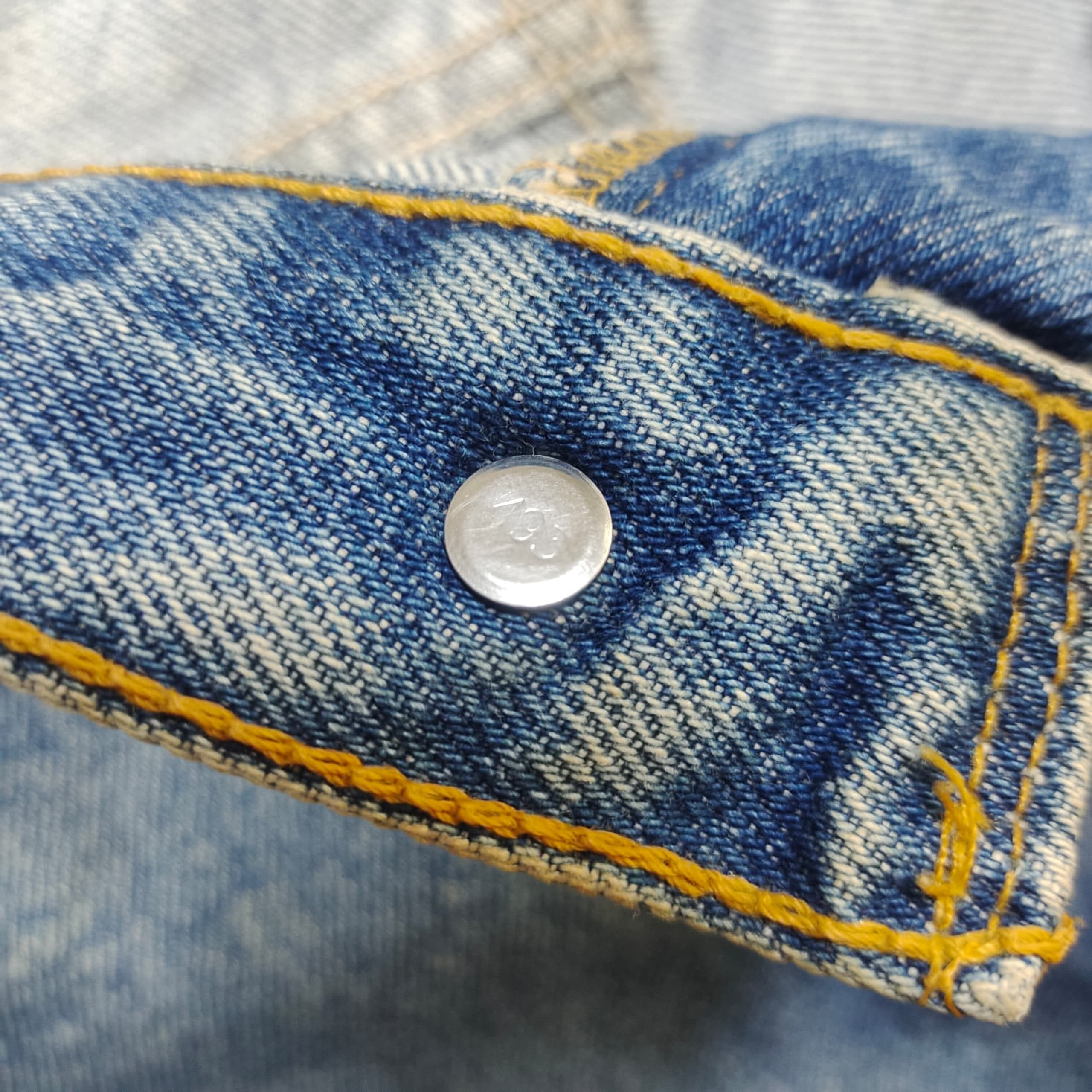 Levi's Vintage Levi’s 517 Bootcut, Y2K Jeans Light Wash Whiskering Size US 30 / EU 46 - 13 Thumbnail