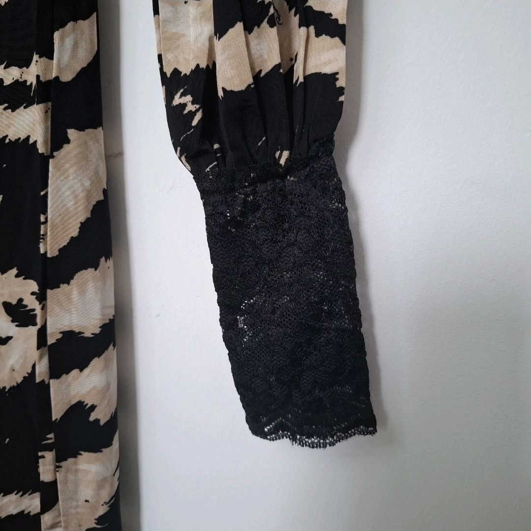 Roberto Cavalli ROBERTO CAVALLI Multicoloured Tiger Print Lace V Neck Dres Size M / US 6-8 / IT 42-44 - 4 Thumbnail