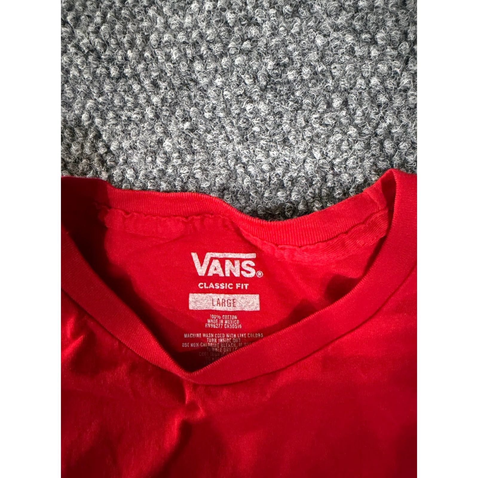 Vans VANS T Shirt Mens L Red Logo Graphic Skate Streetwear Size US L / EU 52-54 / 3 - 2 Thumbnail