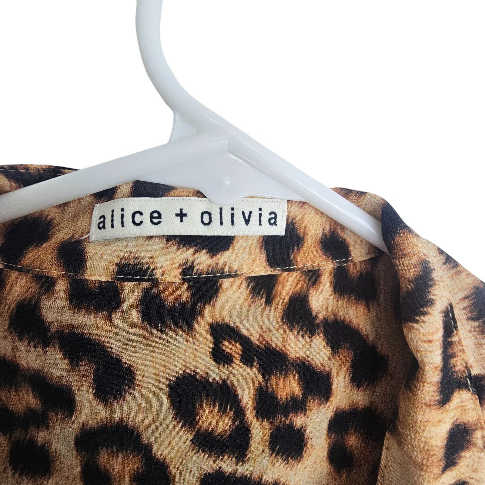 Alice + Olivia Alice + Olivia Eloise Leopard Print Silk Blouse XS Mob Wife Size XS / US 0-2 / IT 36-38 - 8 Thumbnail
