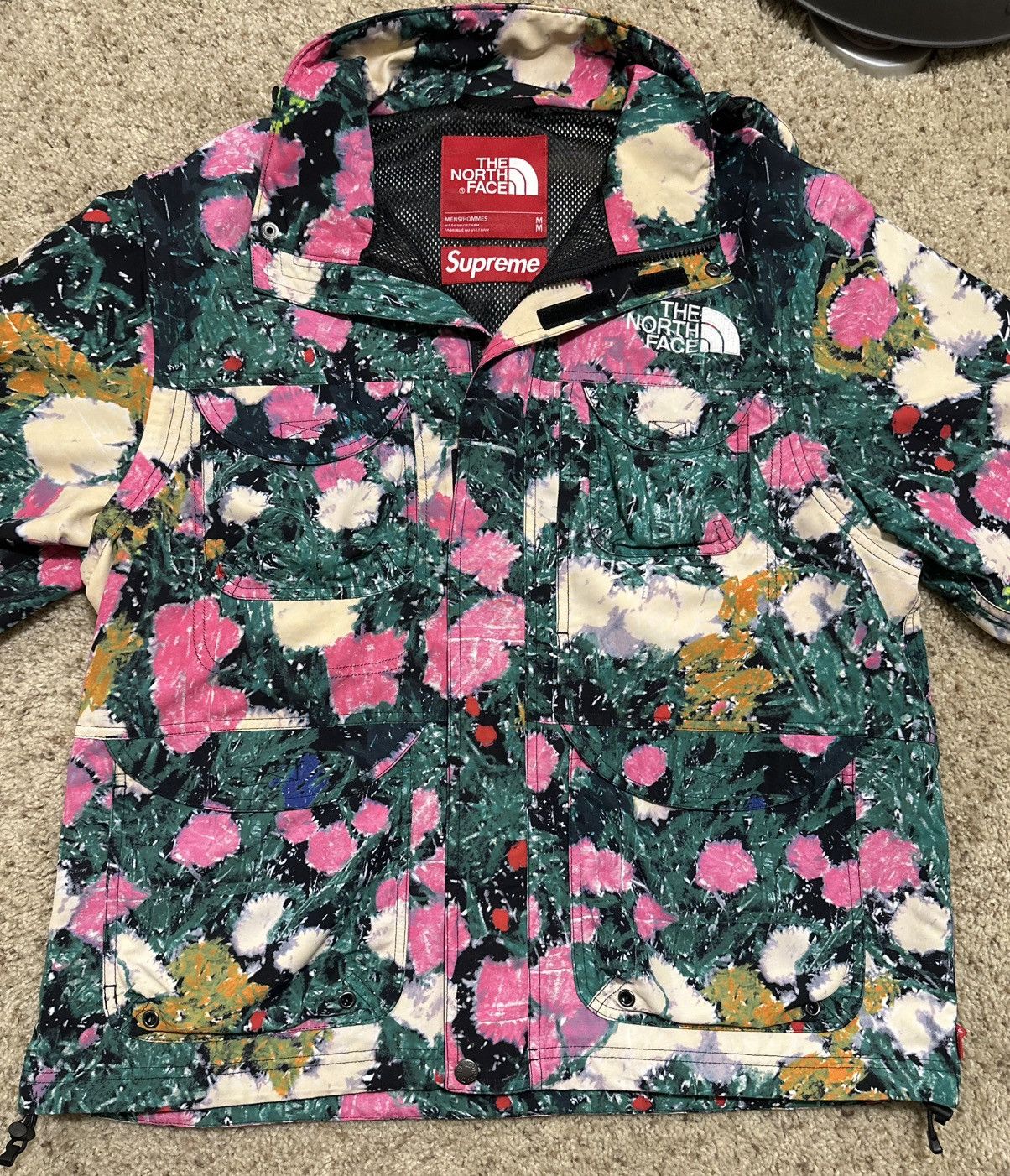 Supreme × The North Face SUPREMExTNF S/S 22 FLORAL SIZE MEDIUM Size US M / EU 48-50 / 2 - 6 Thumbnail