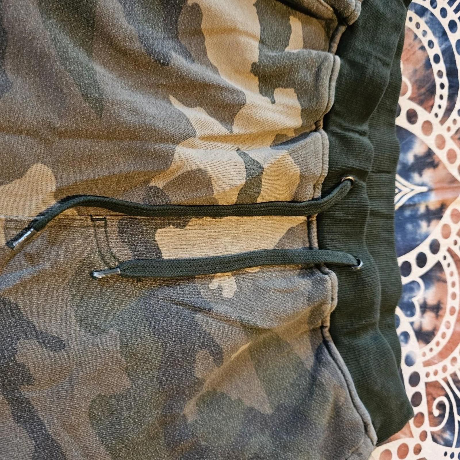 Other Men's CAMO SWEAT SHORTS Size US 32 / EU 48 - 4 Thumbnail