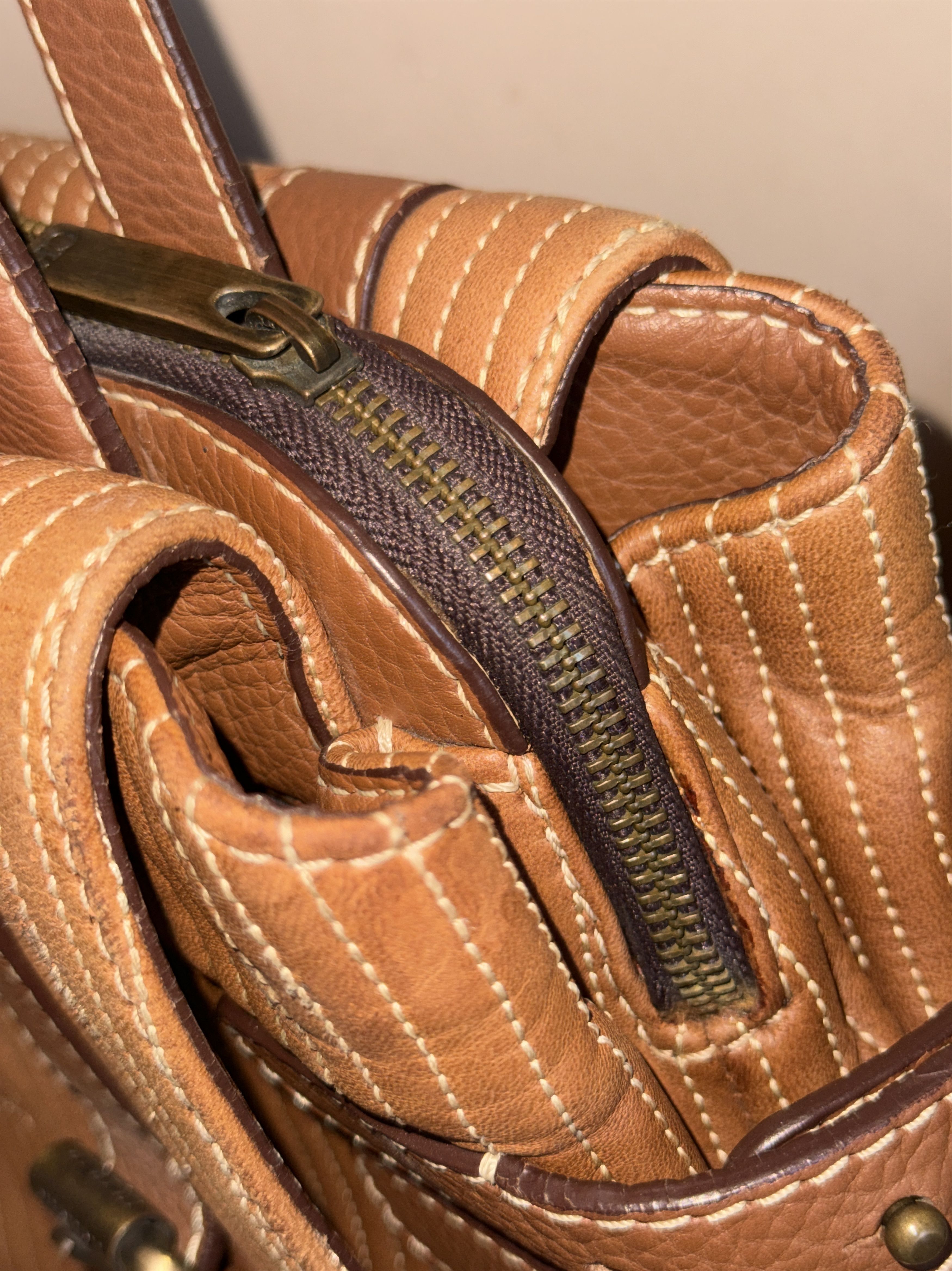 Carolina Herrera Rare handbag quilted leather camel brown CH monogrammed Size ONE SIZE - 22 Thumbnail