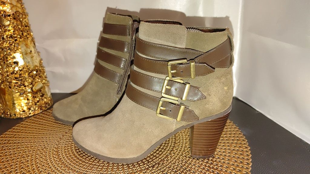 I.N.C I.N.C. Laini Suede Booties Size 8M Size US 8 / IT 38 - 1 Thumbnail