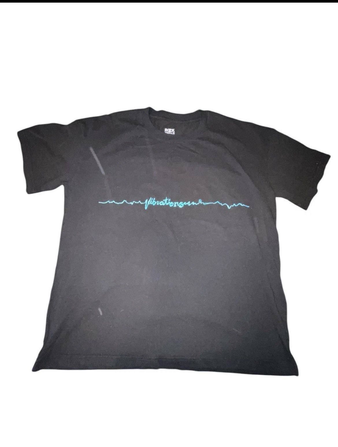 Band Tees × Designer Rock Bells band tee size large NWOT Size US L / EU 52-54 / 3 - 2 Thumbnail