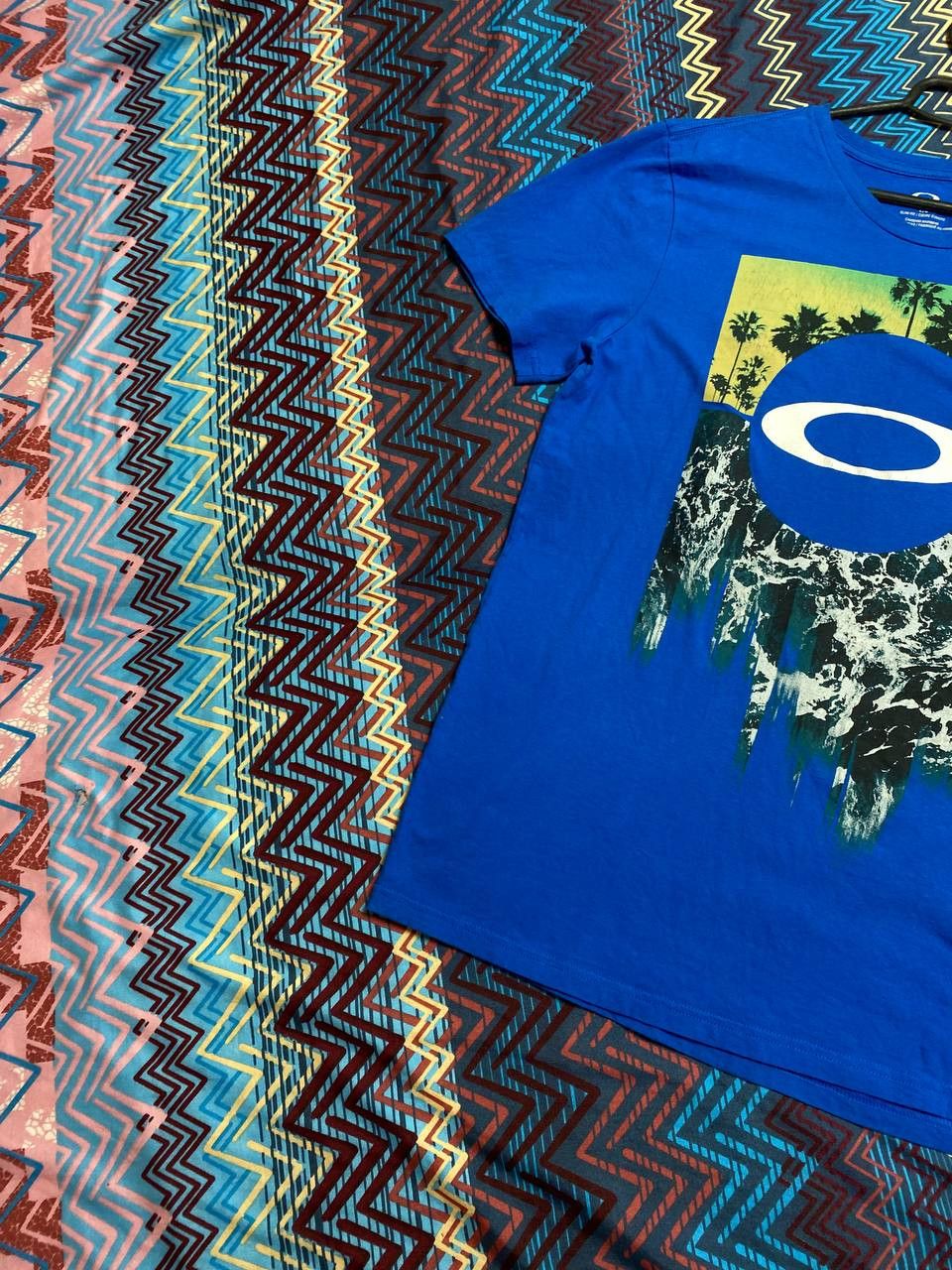 Oakley Streetwear T-Shirt Oakley big logo blue Y2K Vintage Size US L / EU 52-54 / 3 - 7 Thumbnail