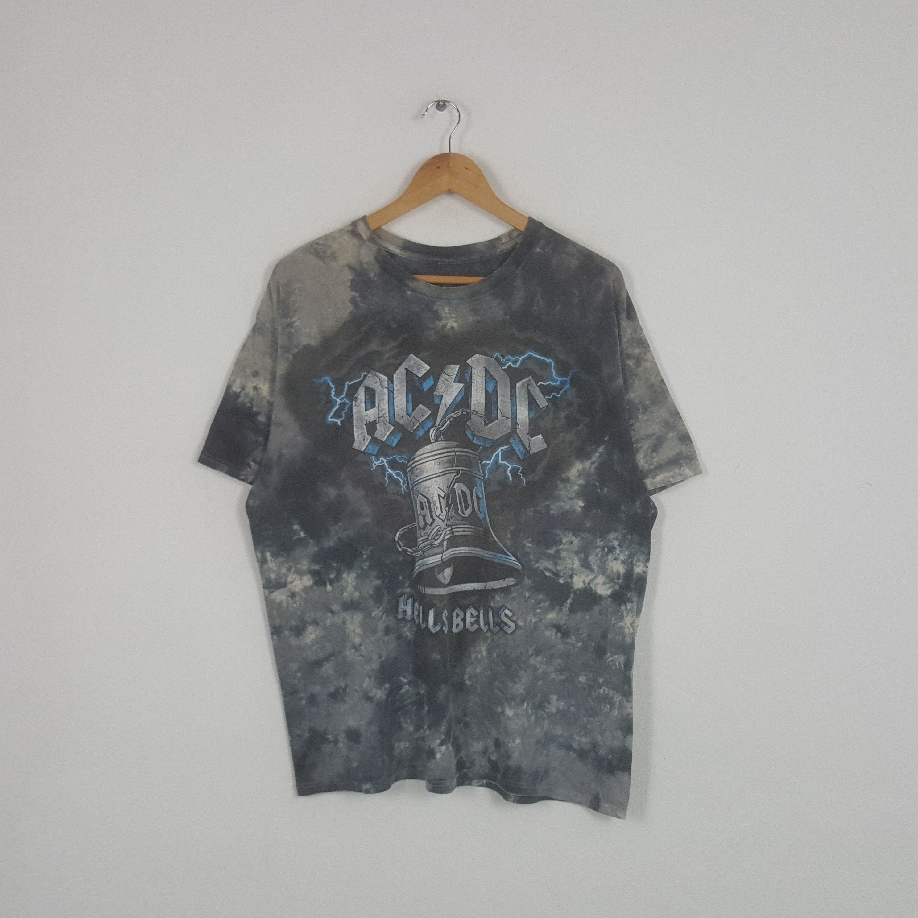 AC/DC × Hells Bells × Vintage Vintage ACDC Hells Bells Rock Band Tshirt Size US L / EU 52-54 / 3 - 1 Thumbnail