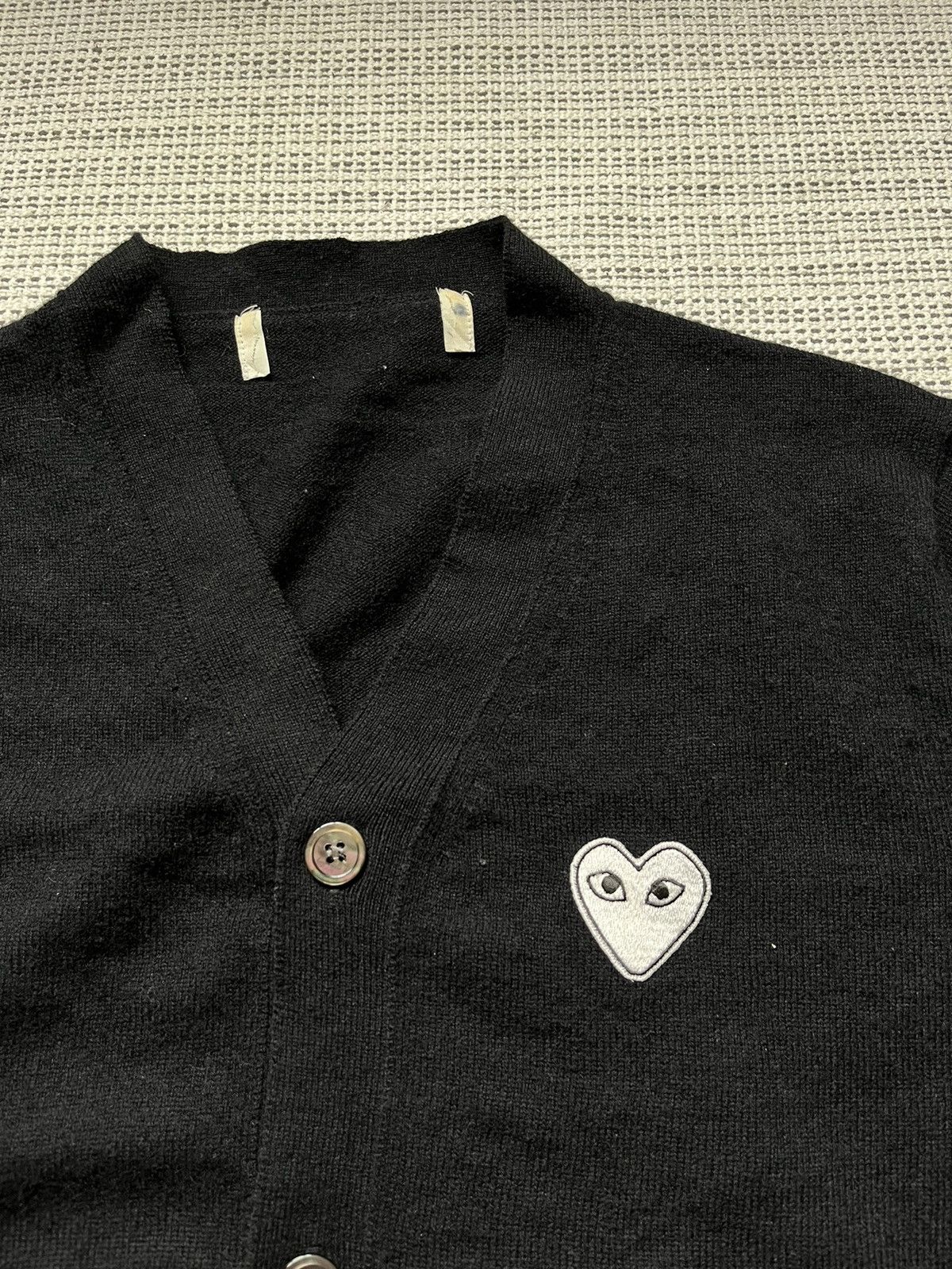 Comme des Garcons PLAY Comme Des Garcons Play white heart sweater Size US L / EU 52-54 / 3 - 2 Thumbnail