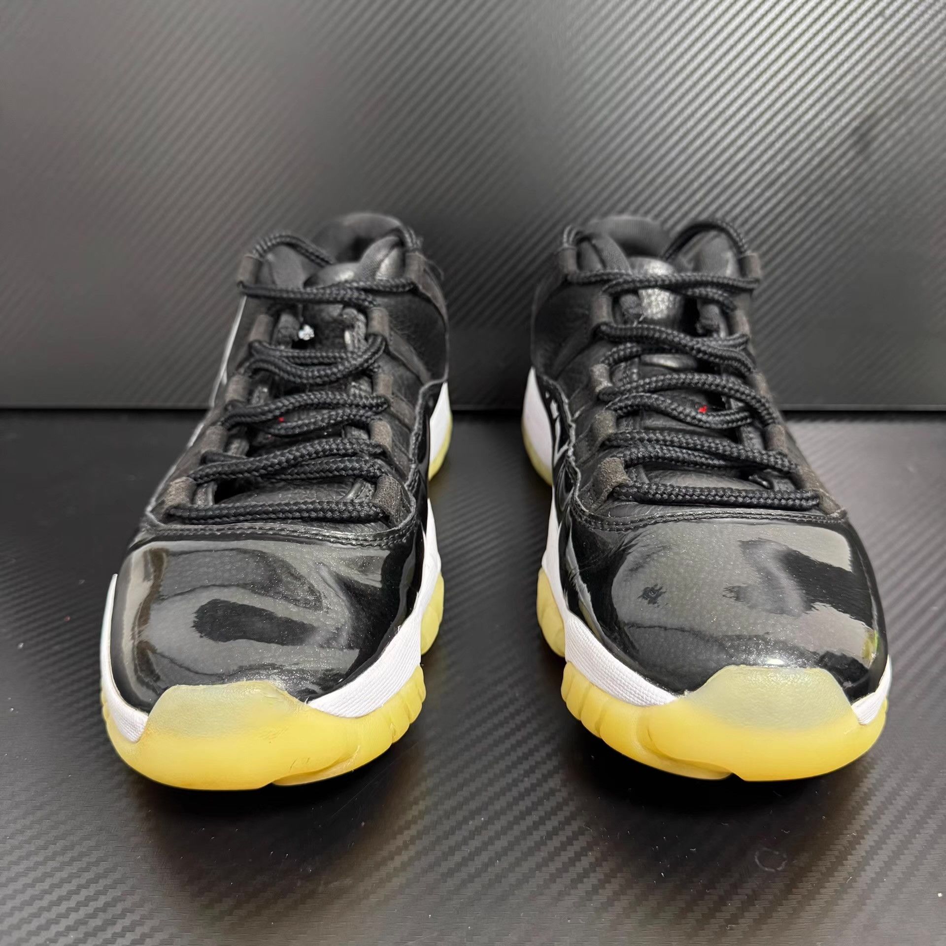 Nike Air Jordan 11 Retro Low 72-10 Q10 Size US 9 / EU 42 - 2 Thumbnail