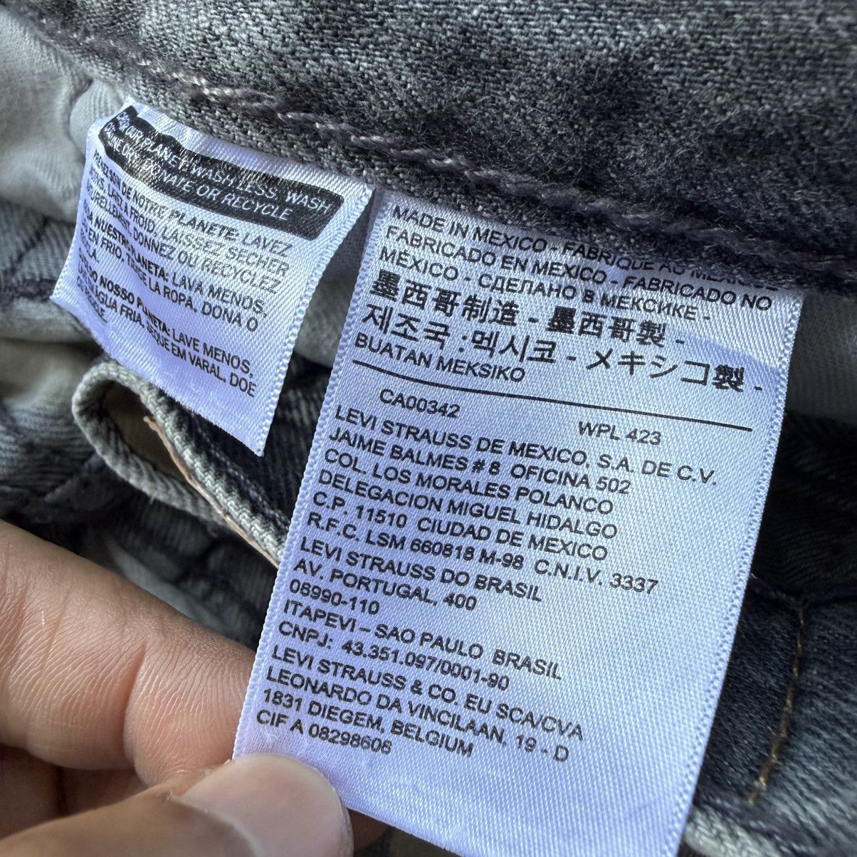 Levi's Levi's 501 Button Fly Faded Black Denim Jean Pants W30 Size US 30 / EU 46 - 16 Thumbnail