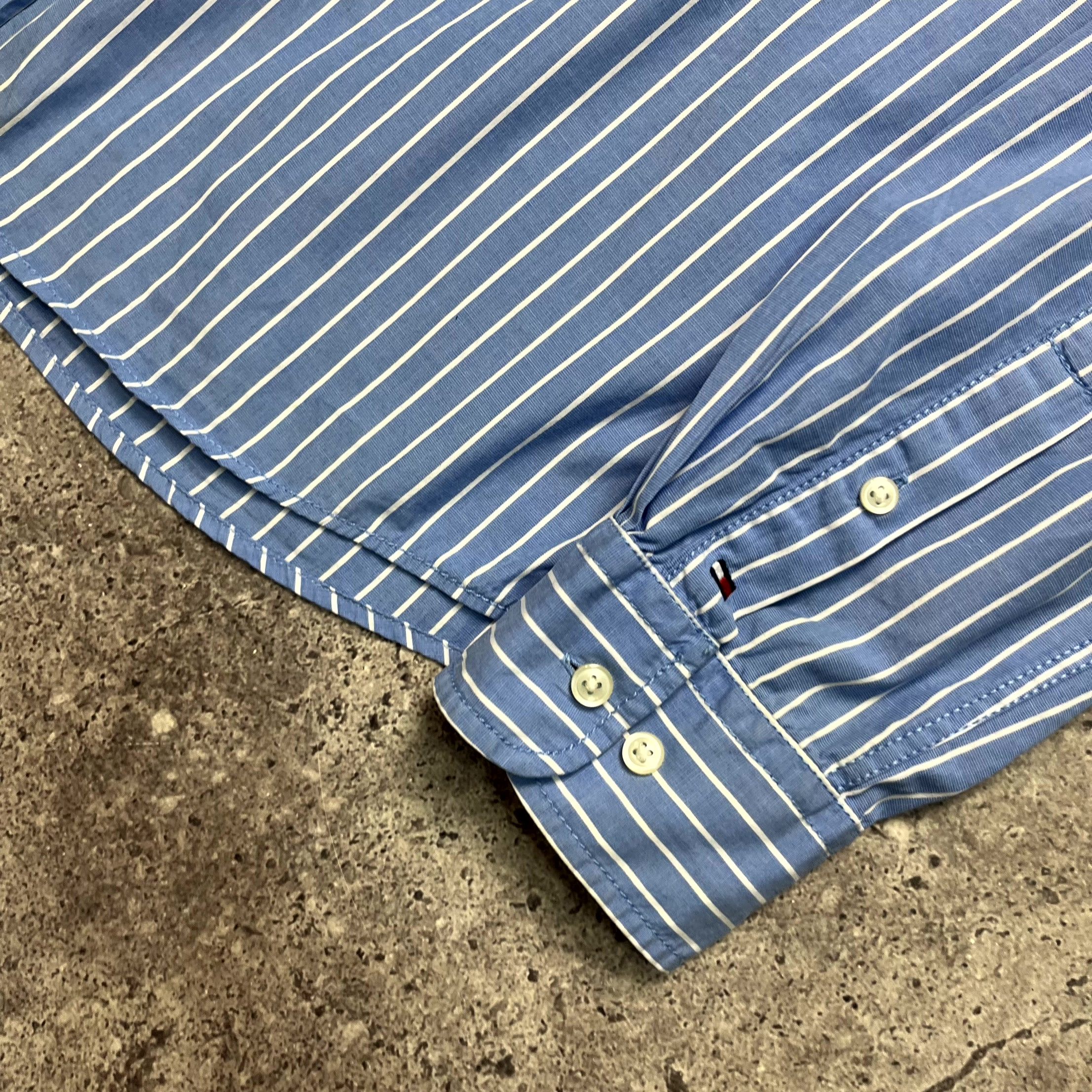 Tommy Hilfiger Tommy Hilfiger Blue Shirt Striped Button Down Cotton Size L Size US L / EU 52-54 / 3 - 3 Thumbnail