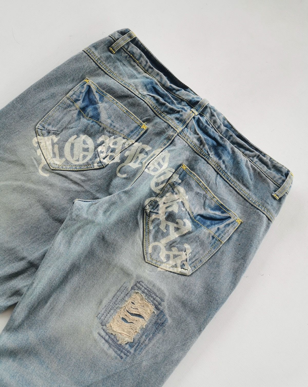 Vintage Vintage Body Glove Love Ocean Tribal Print Loose Fit Jeans Size US 33 - 9 Thumbnail