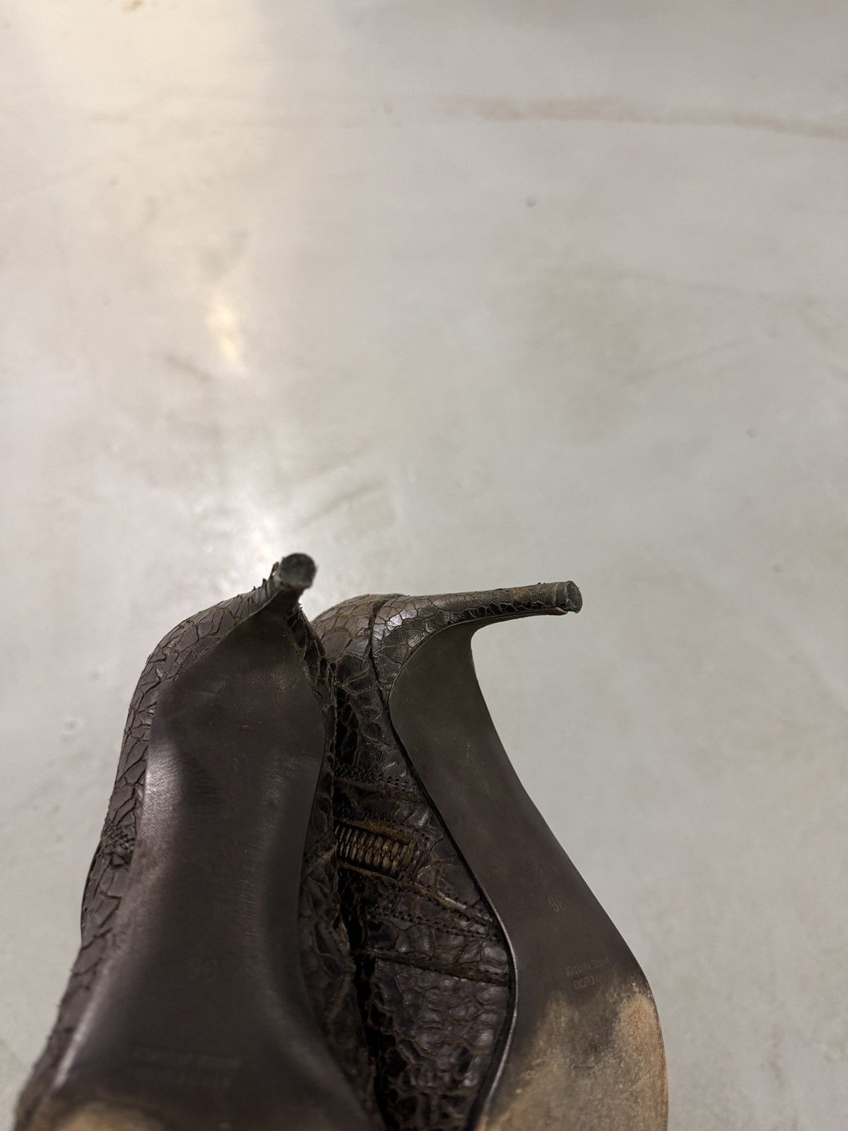 Rick Owens Rick Owens Vintage Textured Leather Heeled Ankle Boots Size US 6 / IT 36 - 11 Thumbnail