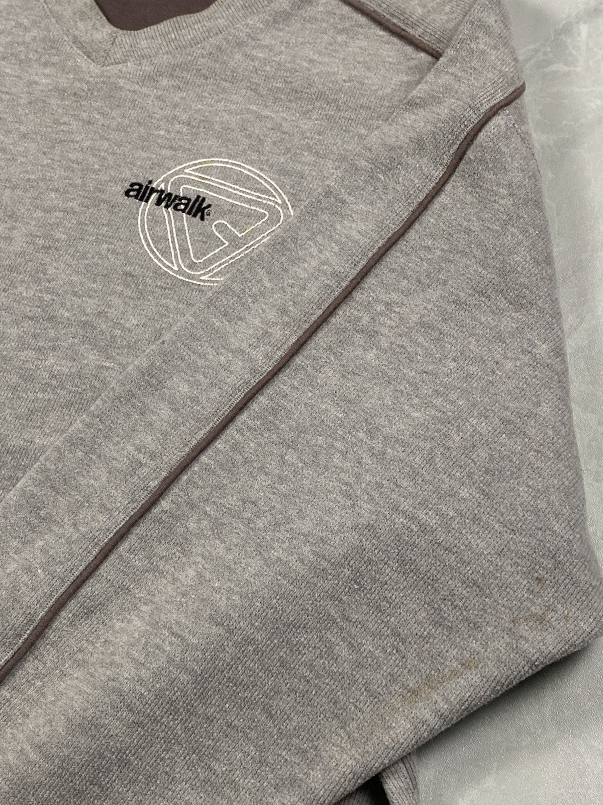 Airwalk Vintage y2k Airwalk Skatebord V Neck Knit Sweatshirt Size US M / EU 48-50 / 2 - 6 Thumbnail