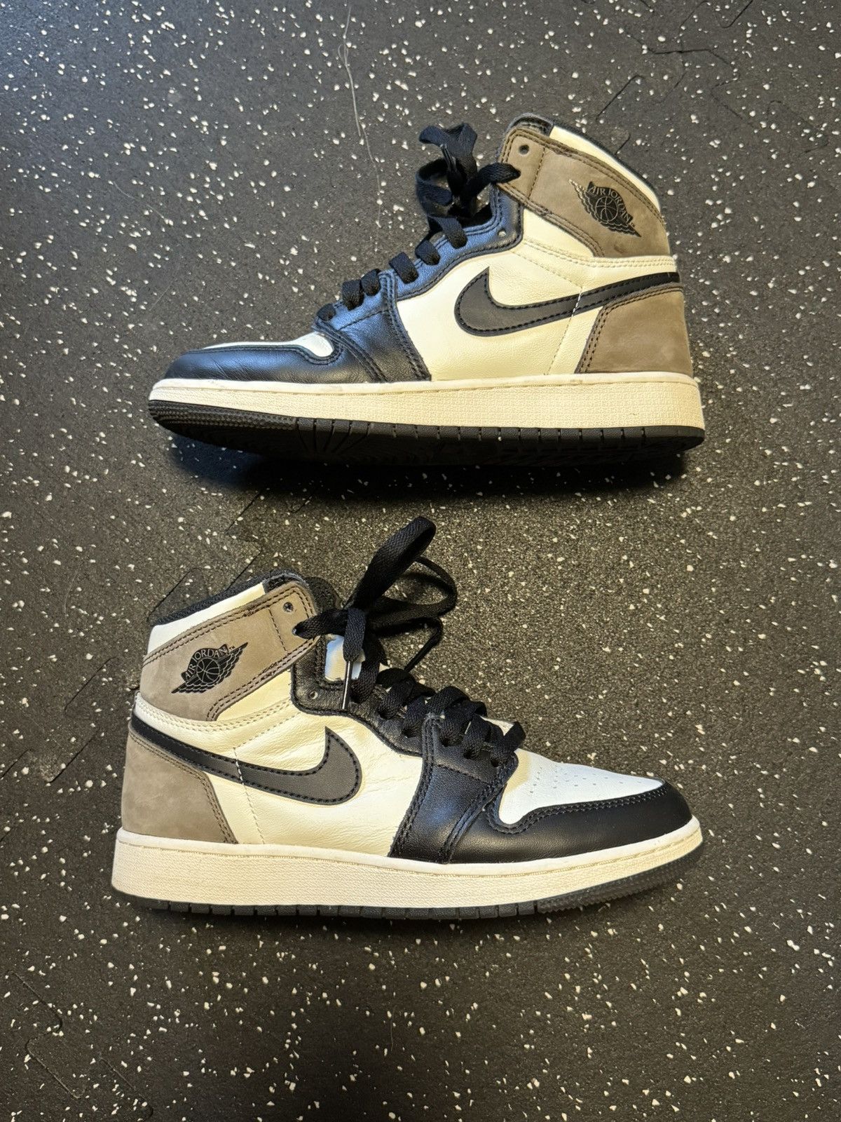 Jordan Brand × Nike Jordan 1 mocha pair of gently worn sneakers. Sz 5.5Y Size US 5.5 / EU 38 - 1 Thumbnail