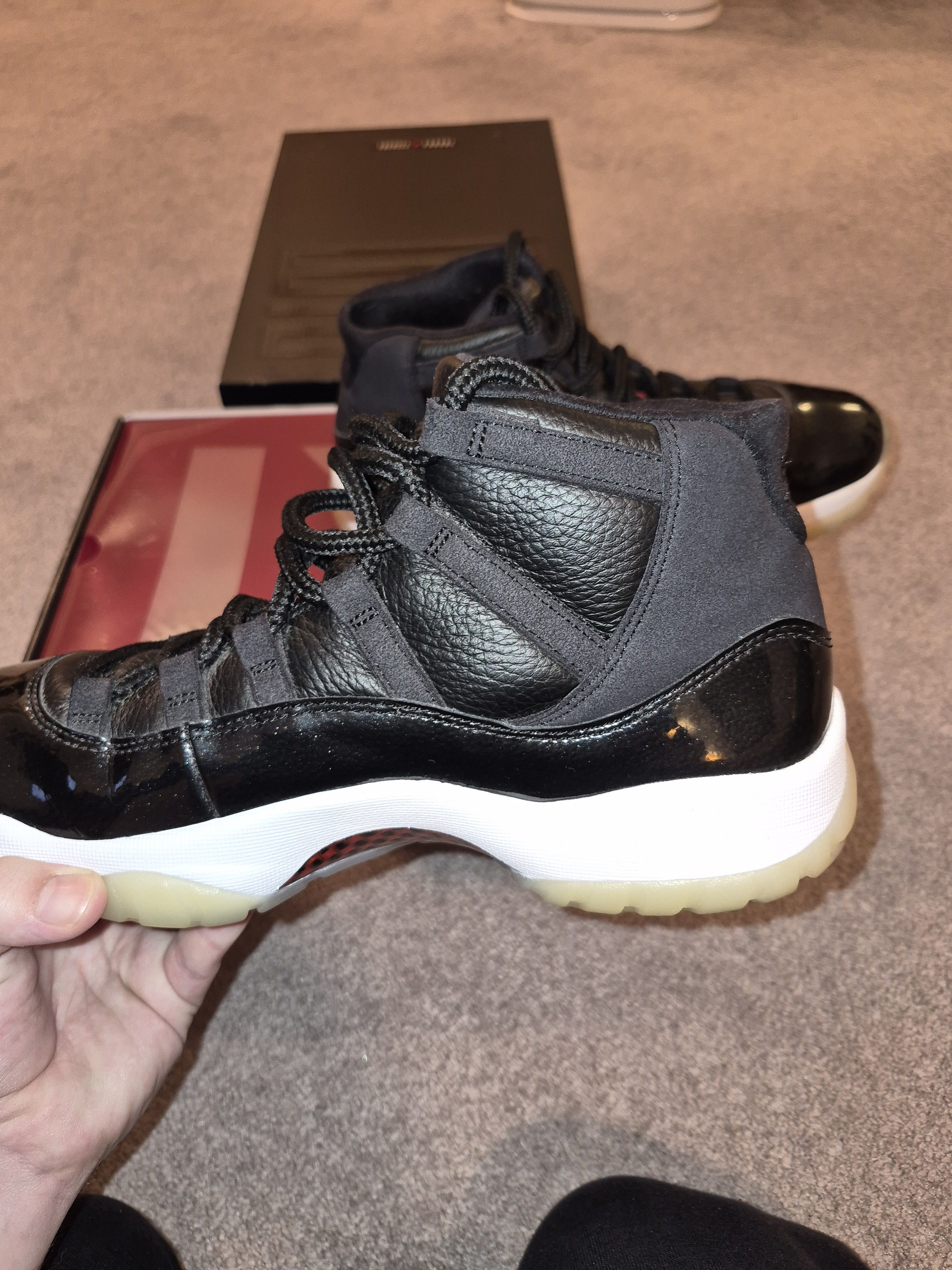 Jordan Brand Nike "Air Jordan Retro 11", "72-10" Edition Sneaker Size US 9 / EU 42 - 4 Thumbnail