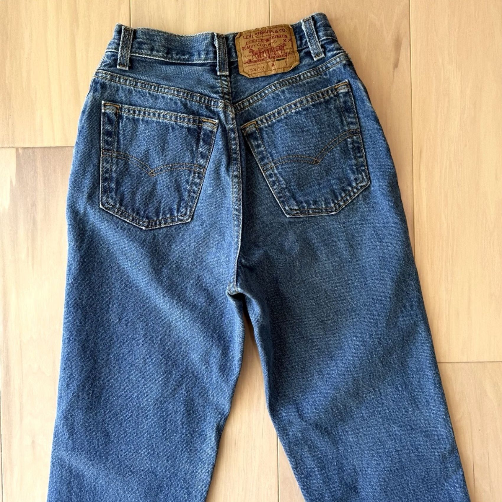Levi's VINTAGE Levi's 501 Jeans 25 Blue Denim Made in USA Workwear Non Selvedge Mens Jeans 80s Size US 26 / EU 42 - 7 Thumbnail