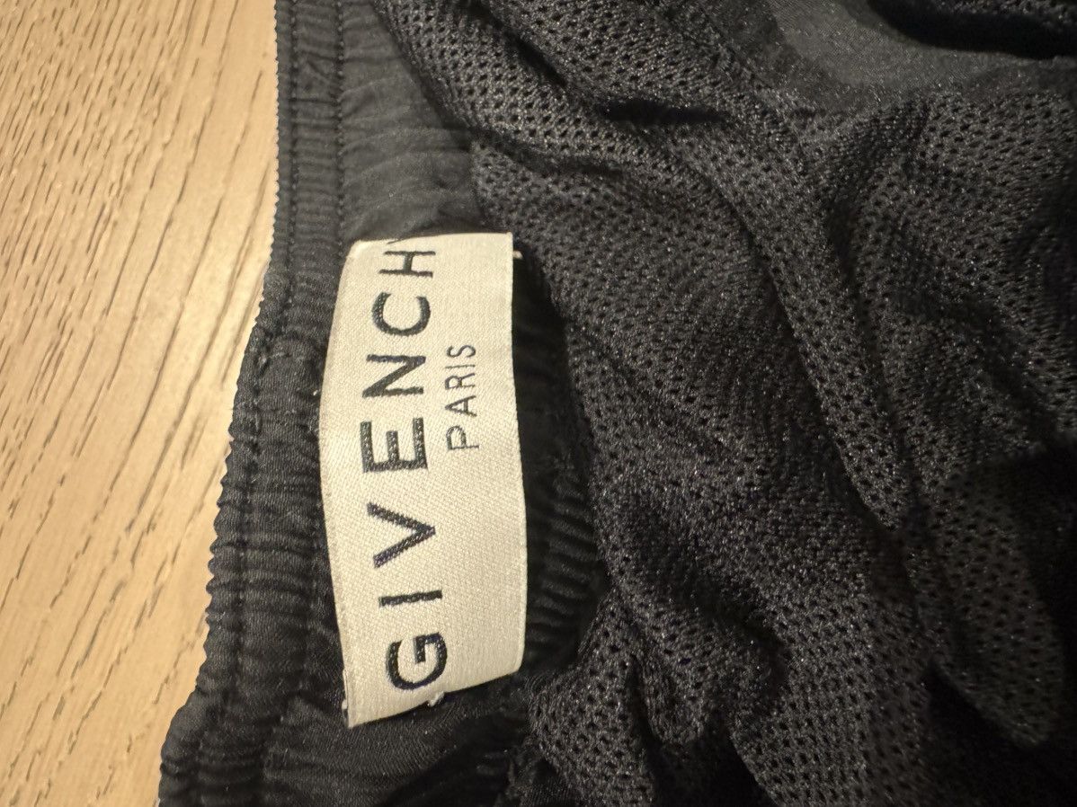 Givenchy Givenchy Logo Swim Shorts Black Size M Size US 32 / EU 48 - 5 Thumbnail