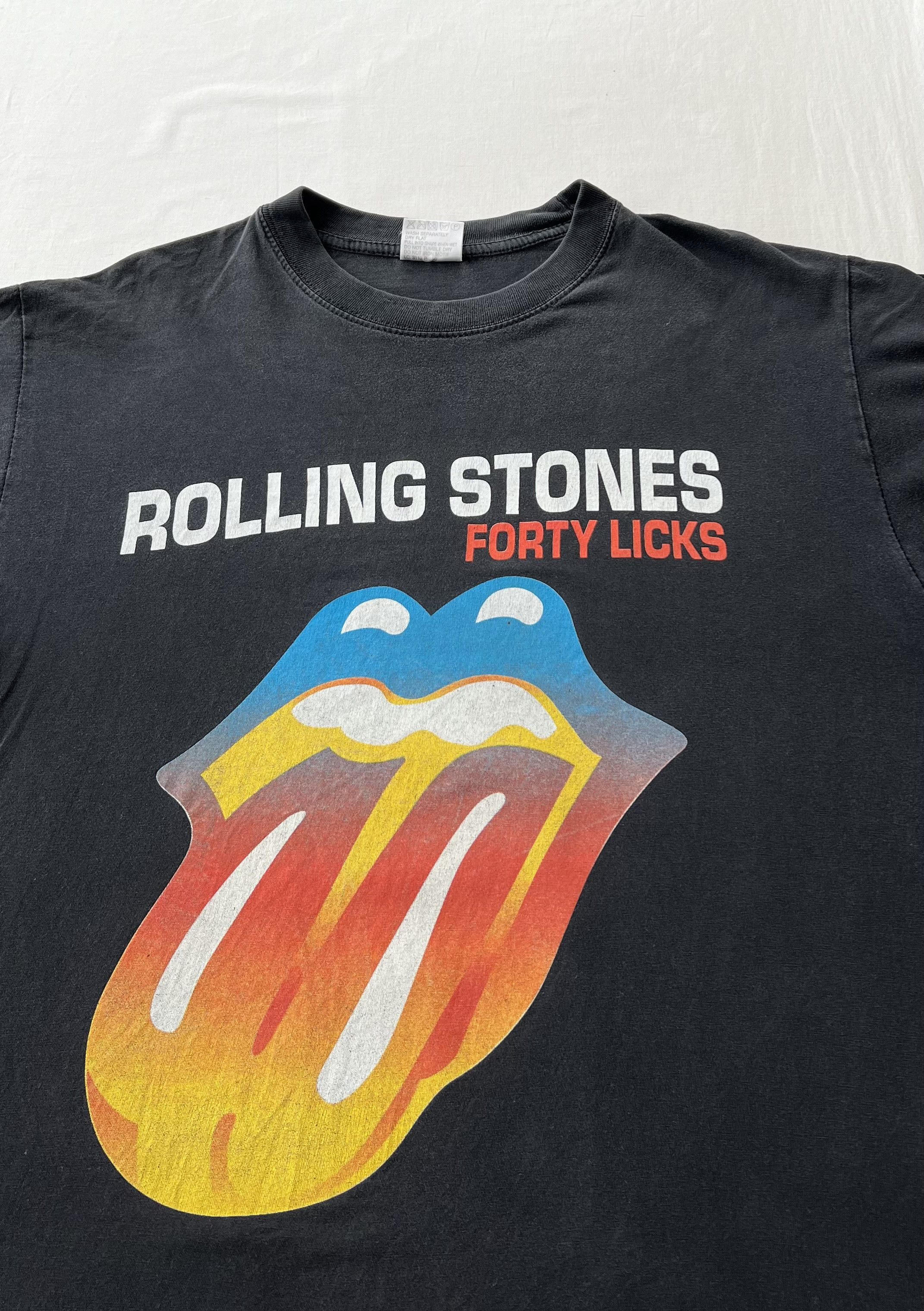 Band Tees Vintage 2003 Rolling Stones Forty Licks Tour Black T-shirt Size US L / EU 52-54 / 3 - 5 Thumbnail