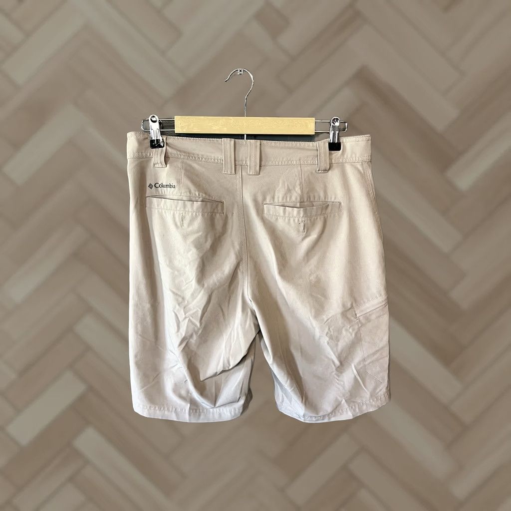 Vintage Columbia Mens Khaki Chino Shorts Omni-shield Size 30 Size US 30 / EU 46 - 1 Thumbnail