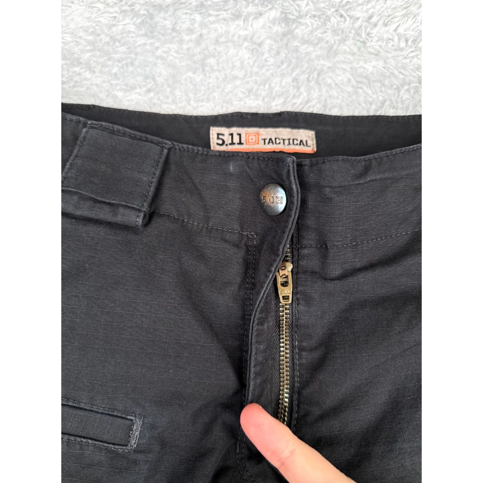 Vintage 5.11 Tactical Pants Women 12 Black Cargo Straight Pants 34x26 Womens Regular 5.11 Tactical Size 34" / US 12 / IT 48 - 5 Thumbnail