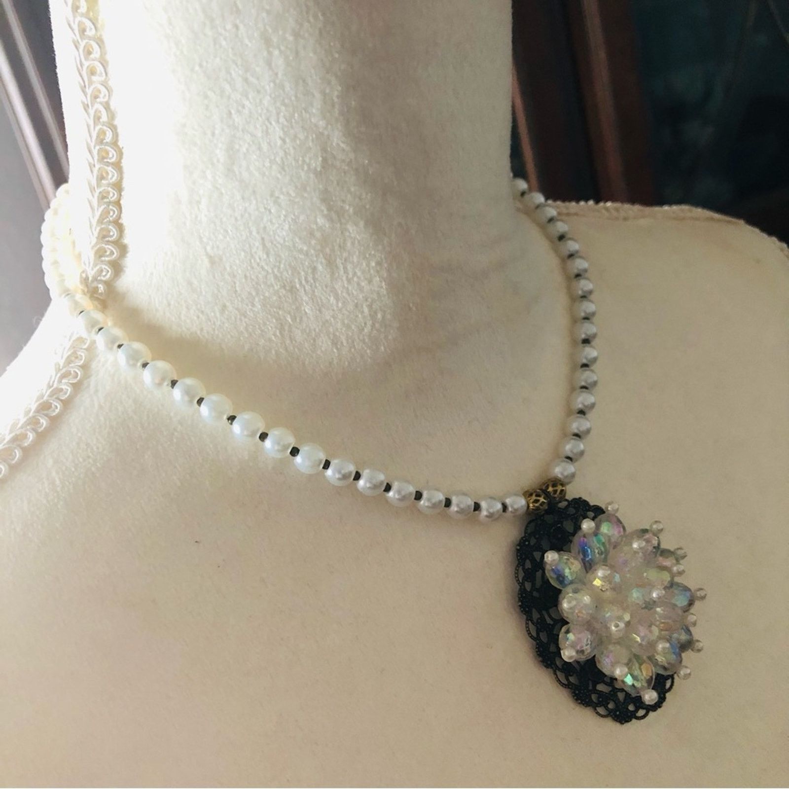 Handmade Handcrafted repurpose filigree pearl cluster Pearl necklace Size ONE SIZE - 3 Thumbnail