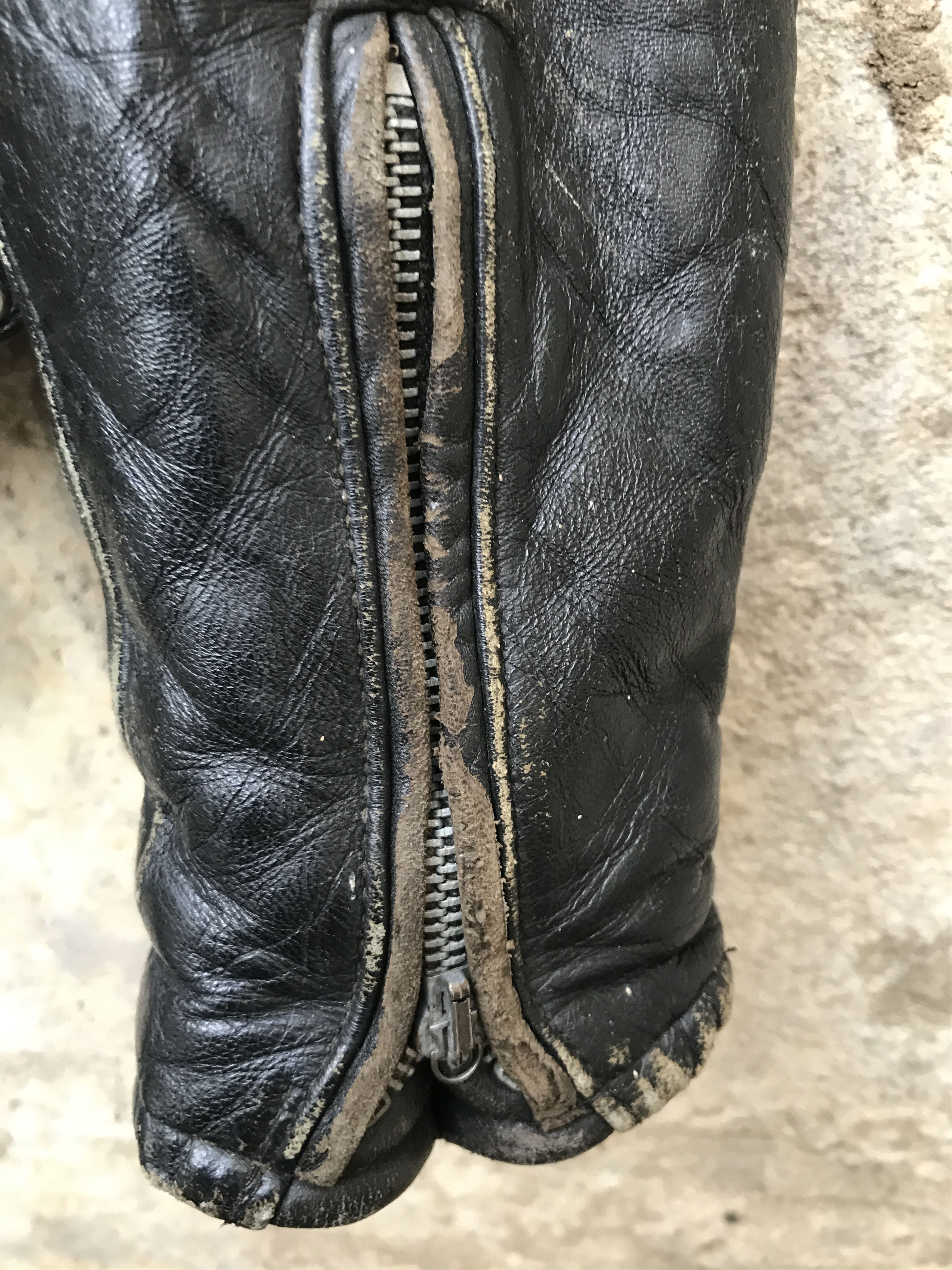 Vintage Amazing Vintage 60s Mascot Distressed Leather Biker Jacket Size US M / EU 48-50 / 2 - 8 Thumbnail