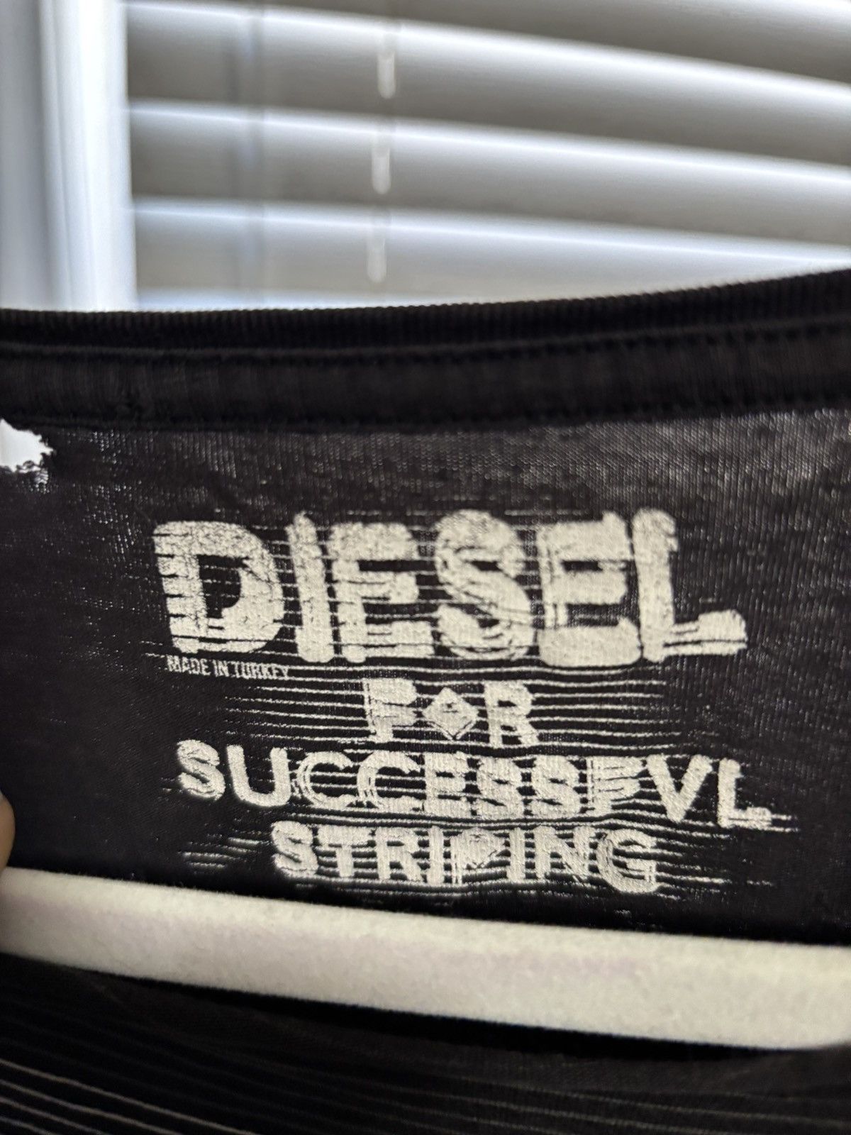 Diesel Thrashed crop top Diesel brand size X Size XL / US 12-14 / IT 48-50 - 2 Thumbnail
