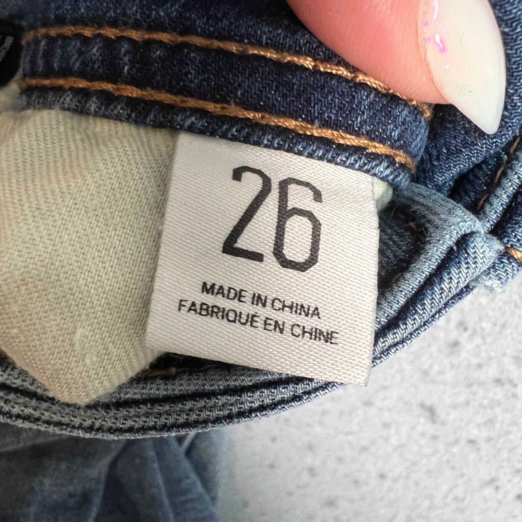 Bdg BDG Denim Jeans Women’s Bootcut Size 26 Blue Low Rise 6.5-8.5” 32" Inseam Button Closure Regular Rise Vintage/Pre-Owned Womens Jeans Size 26" / US 2 / IT 38 - 4 Thumbnail
