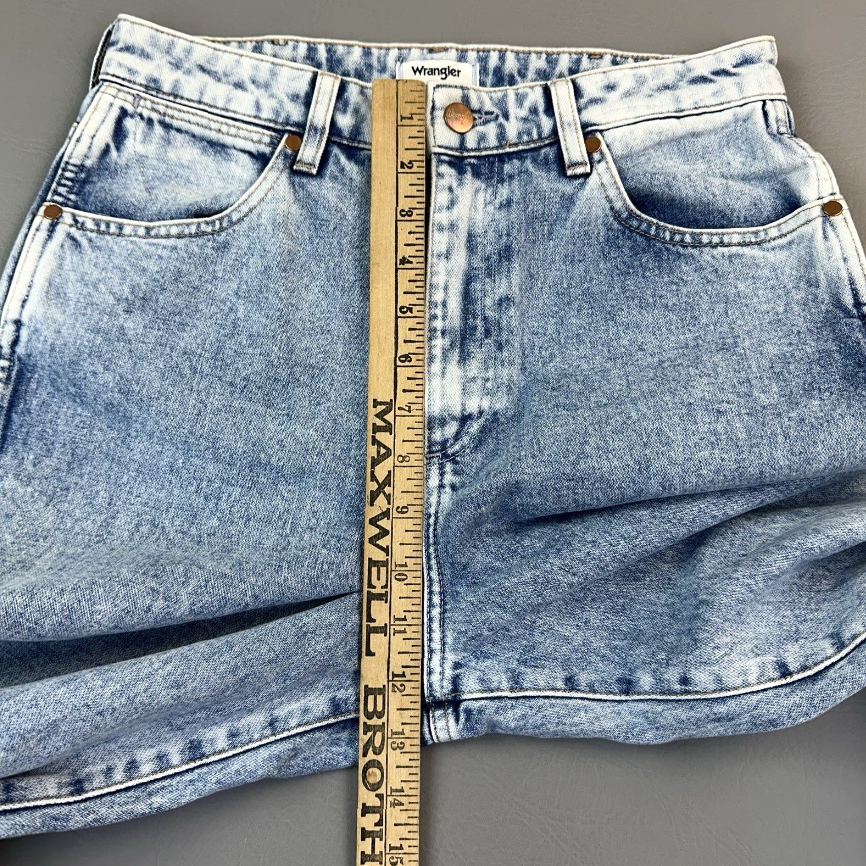 Wrangler Wrangler Mom Jeans Women's 29x29 Light Wash Denim High Rise Taper Retro Jeans Size 29" - 5 Thumbnail