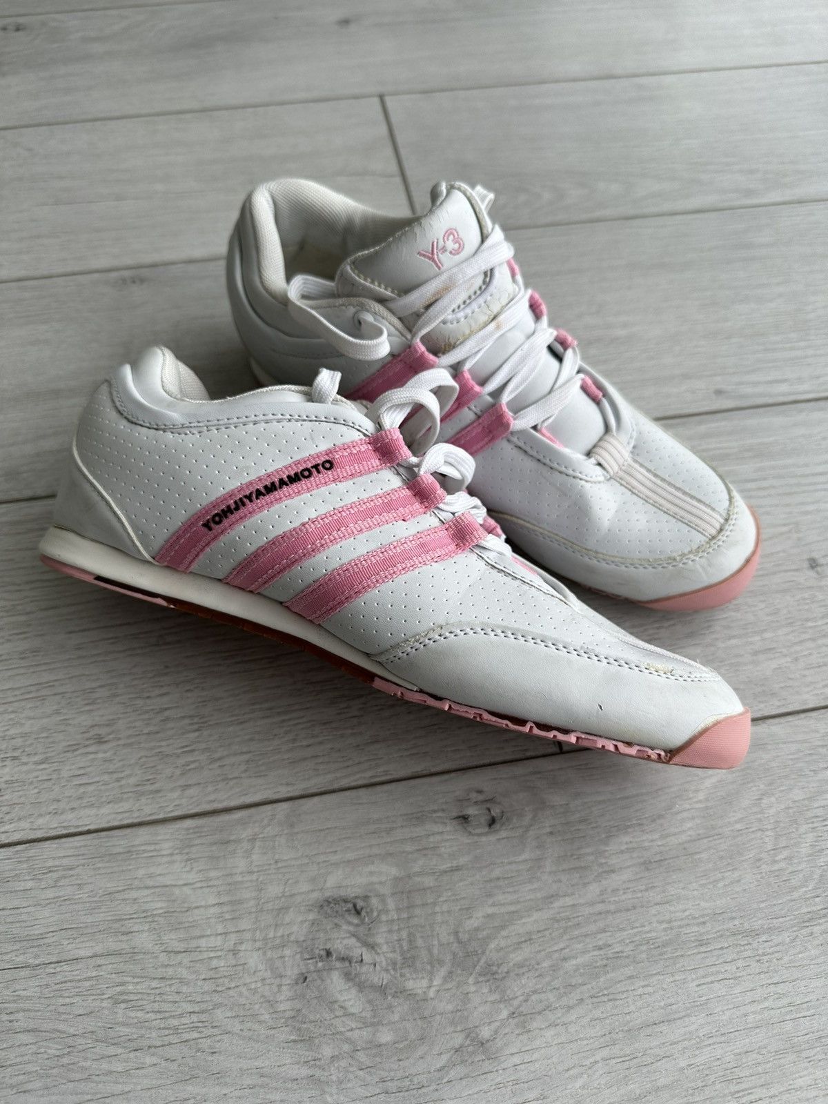 Vintage × Y-3 × Yohji Yamamoto White Y-3 Sneakers with Pink Embroidered Stripes Size US 8 / EU 41 - 2 Thumbnail