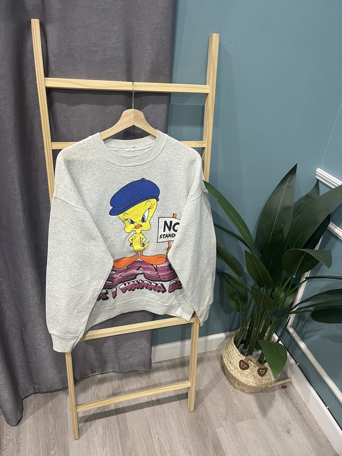 RARE 🔥 Vintage Warner Bros Tweety Bird Sweatshirt