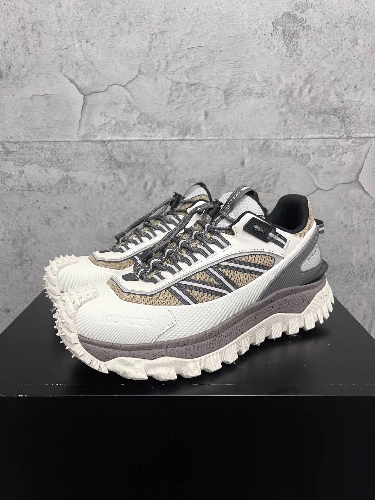 Moncler Moncler Tire Sneakers K34 Size US 9.5 / EU 42-43 - 1 Thumbnail