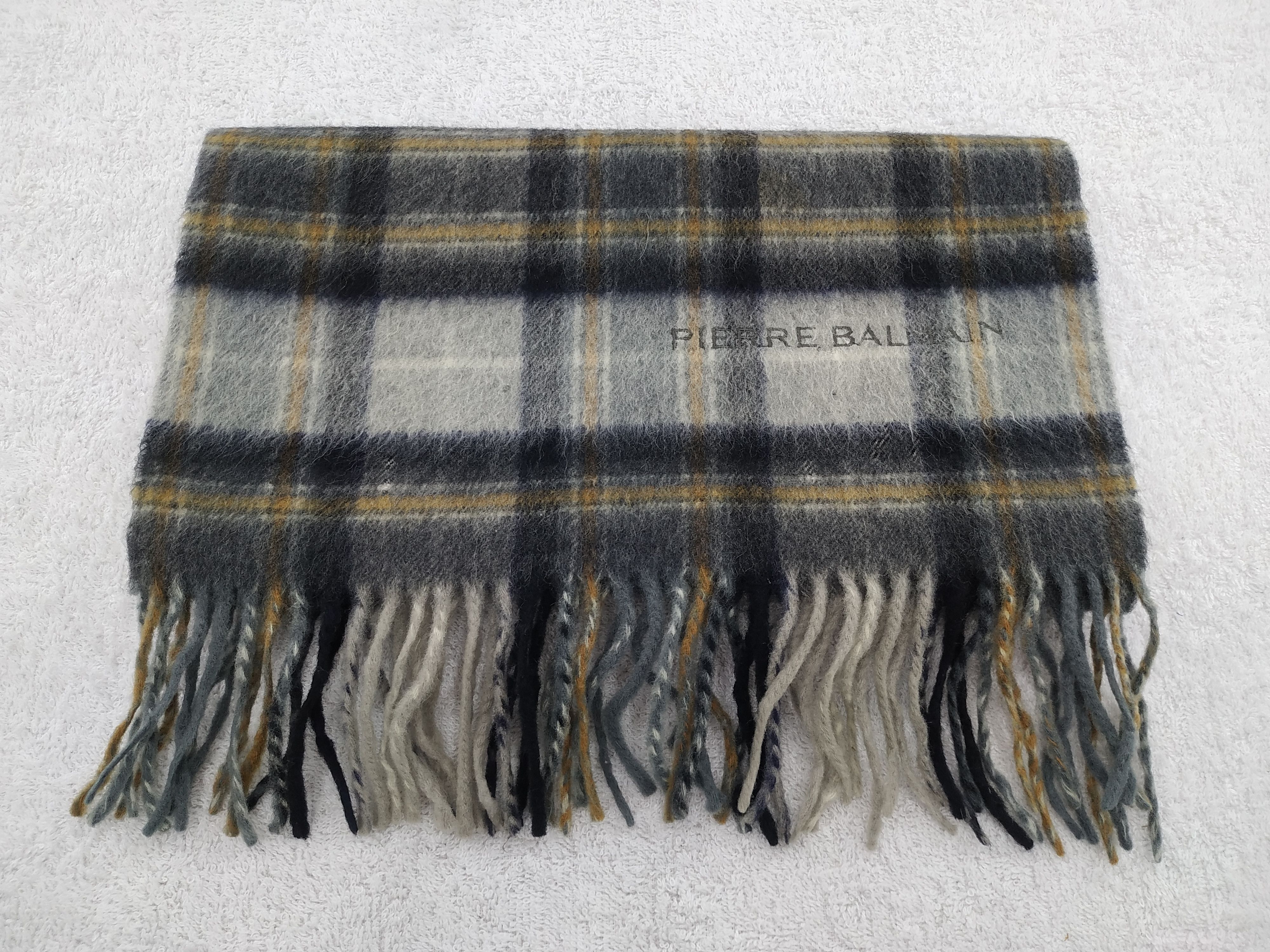 Pierre Balmain Vintage Pierre Balmain Scarf/Muffler/Neckwear MF030 Size ONE SIZE - 3 Thumbnail
