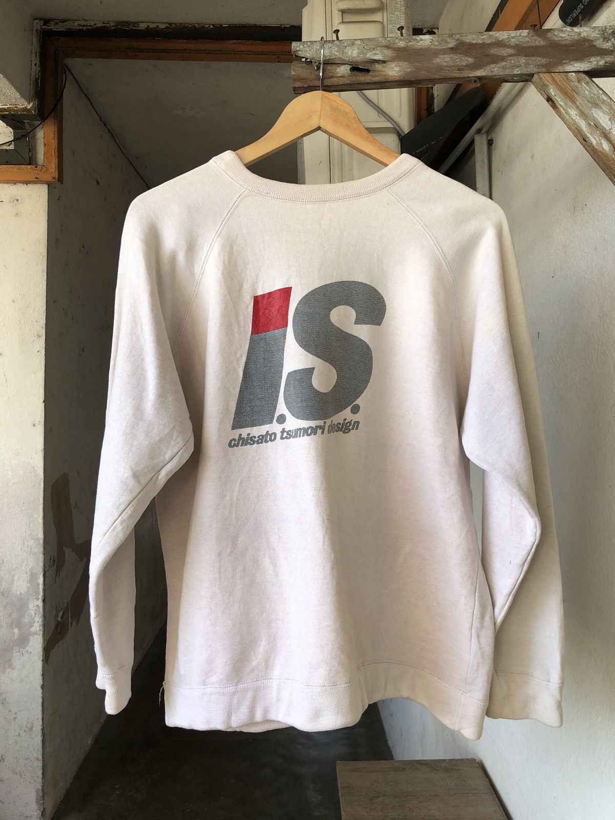 Issey Miyake Vintage 90s Issey Miyake IS Big Logo Distressed Crewneck Size M / US 6-8 / IT 42-44 - 1 Thumbnail