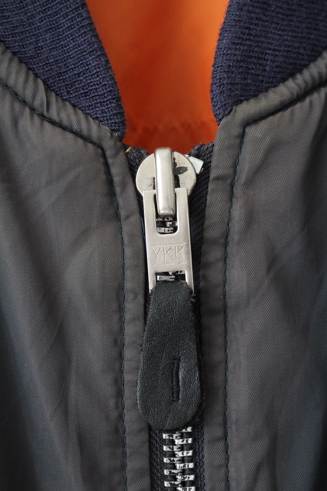 Vintage 1990S RESERVE REVERSIBLE-LINED GRAPHIC PADDED BOMBER Size US L / EU 52-54 / 3 - 4 Thumbnail