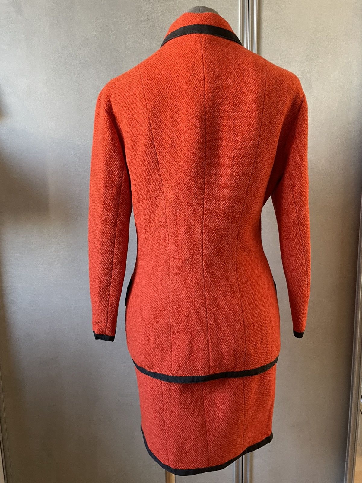 Chanel CHANEL SUIT VINTAGE TWEED. Size S / US 4 / IT 40 - 8 Thumbnail