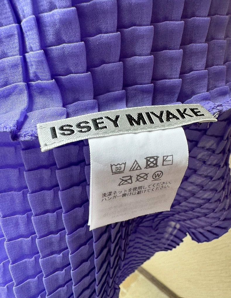 Issey Miyake Issey Miyake Purple checkered mainline thin sand top Size S / US 4 / IT 40 - 7 Thumbnail