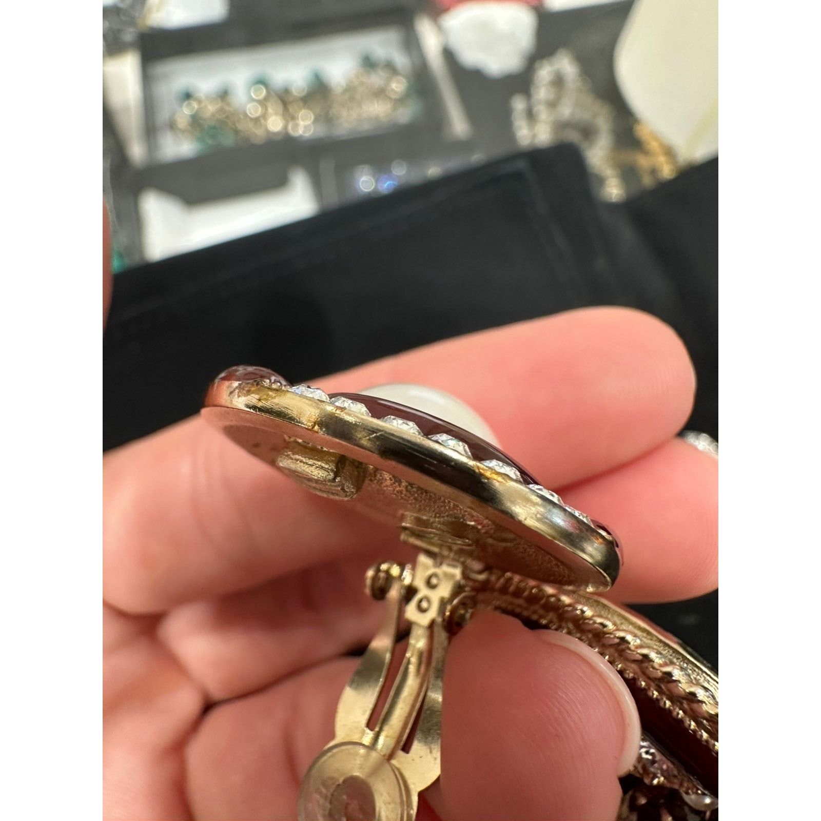 Chanel NWOT Chanel Pre-Fall 2019 Pearl Drop Earrings Size ONE SIZE - 9 Thumbnail
