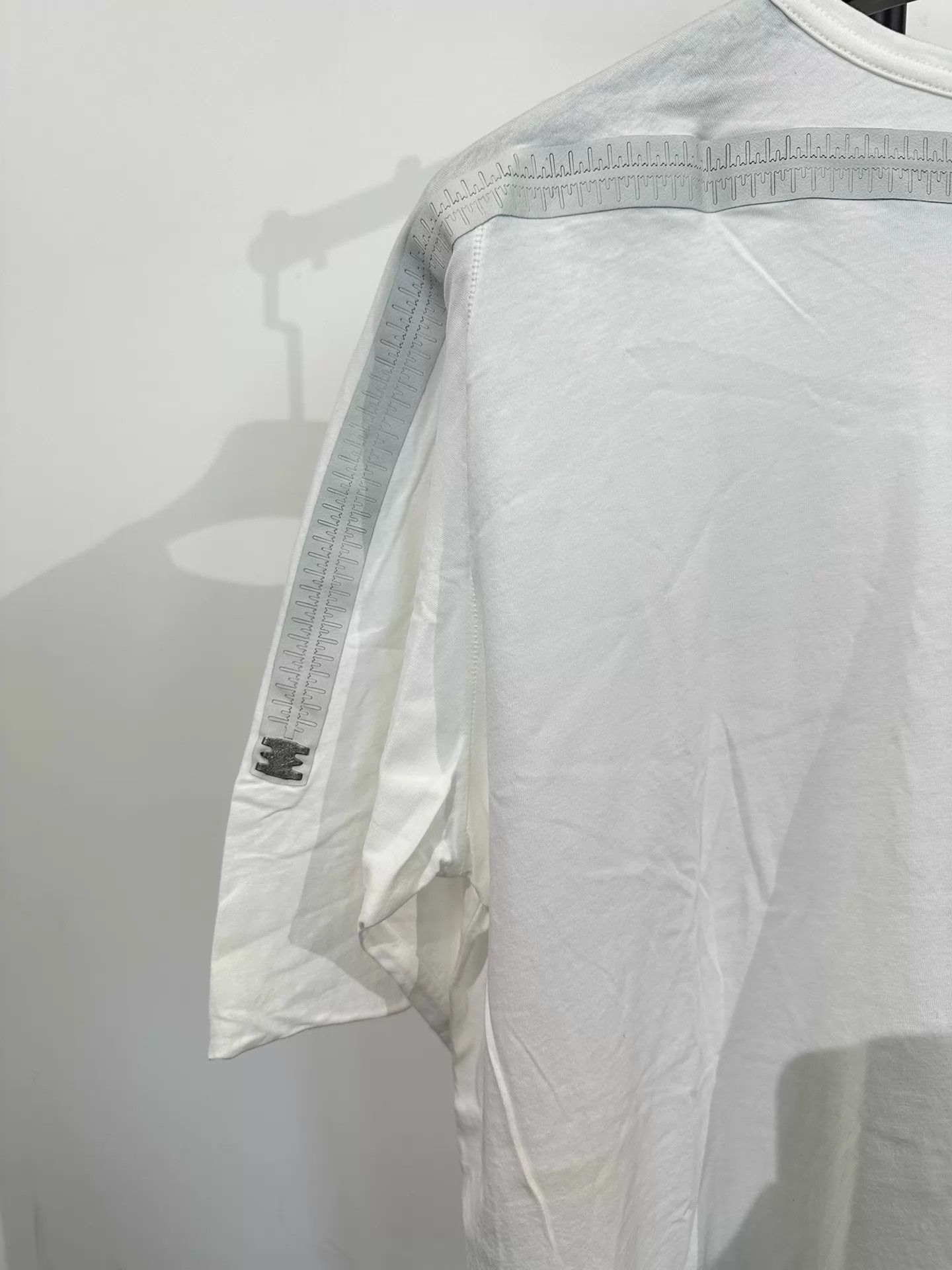 Isaac Sellam Experience Isaac Sellam Leather Bone Short Sleeve Tee L Size US L / EU 52-54 / 3 - 4 Thumbnail