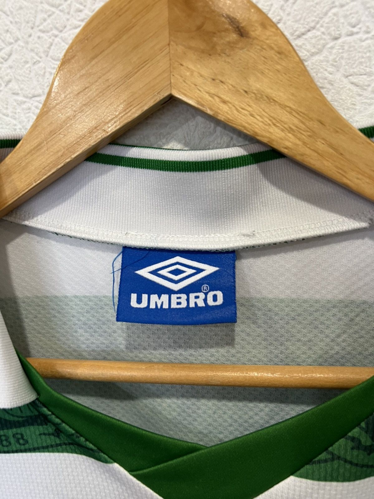 Umbro × Vintage Celtic Umbro Soccer Jersey Vintage Rare Size US M / EU 48-50 / 2 - 3 Thumbnail