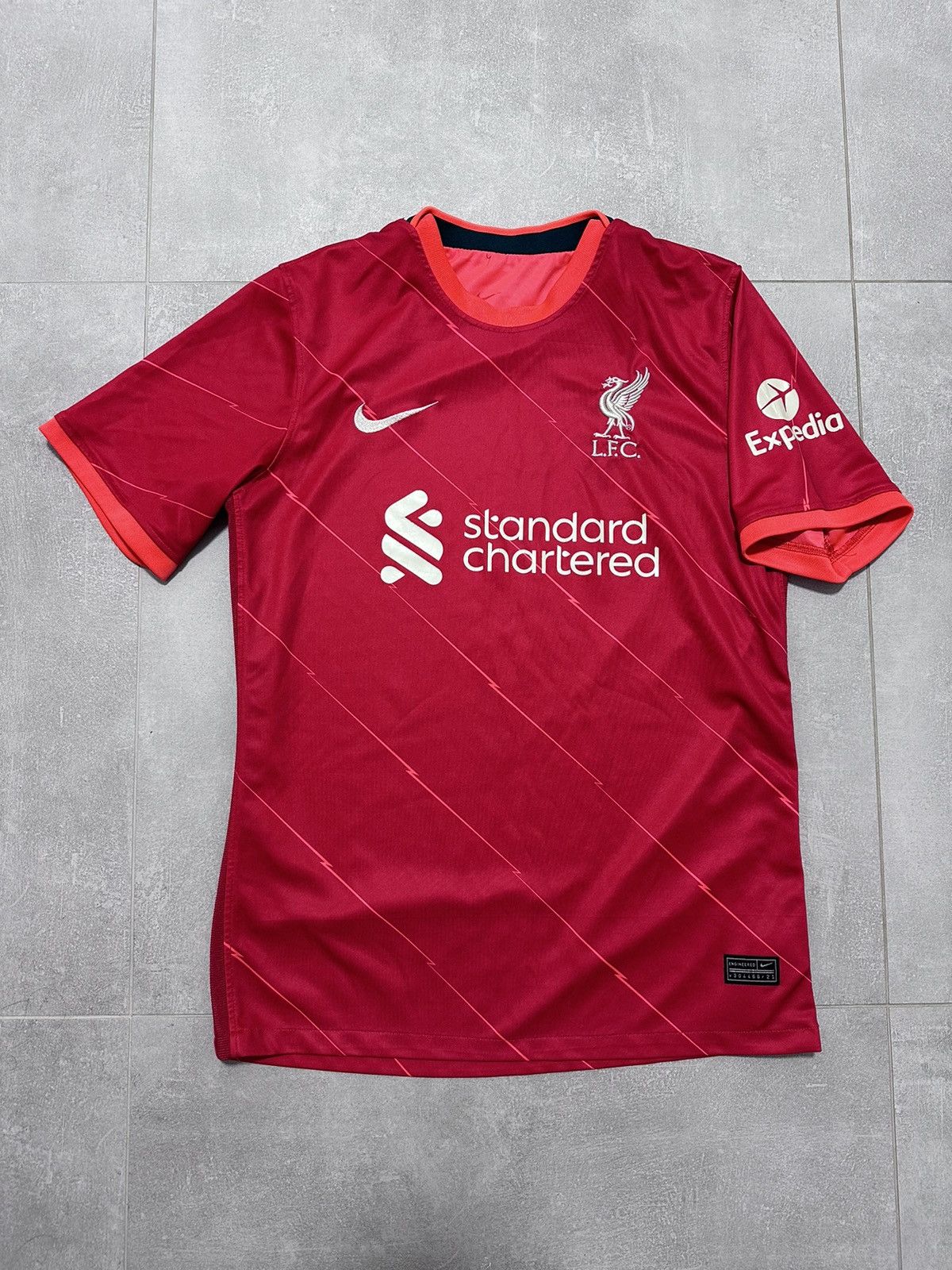 Nike Nike Liverpool Jersey Football Soccer T Shirt Size M Size US M / EU 48-50 / 2 - 1 Thumbnail