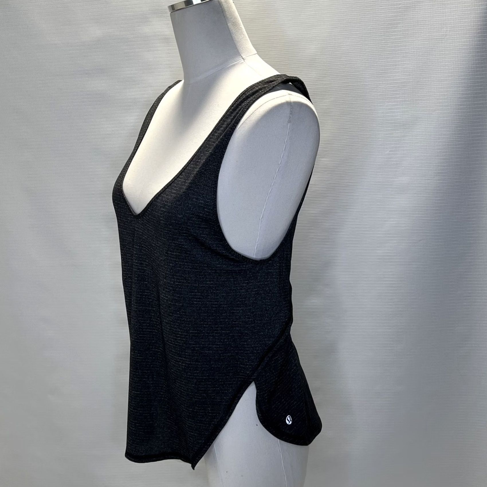 Lululemon Lululemon Tank Top Womens Small Sculpt II Open Back Lightweight Singlet Yoga Shimmer Black/Grey Heather Strappy Adjustable Open Back Gym Size S / US 4 / IT 40 - 5 Thumbnail