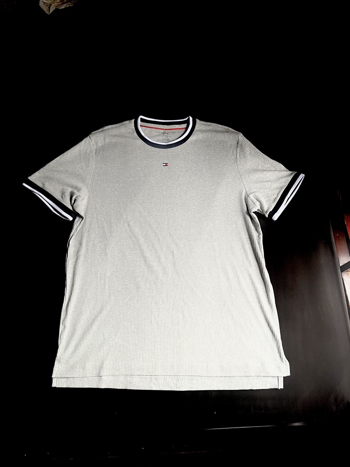 Tommy Hilfiger Tommy Hilfiger Vintage 00s sleepwear shirt Size US L / EU 52-54 / 3 - 1 Thumbnail