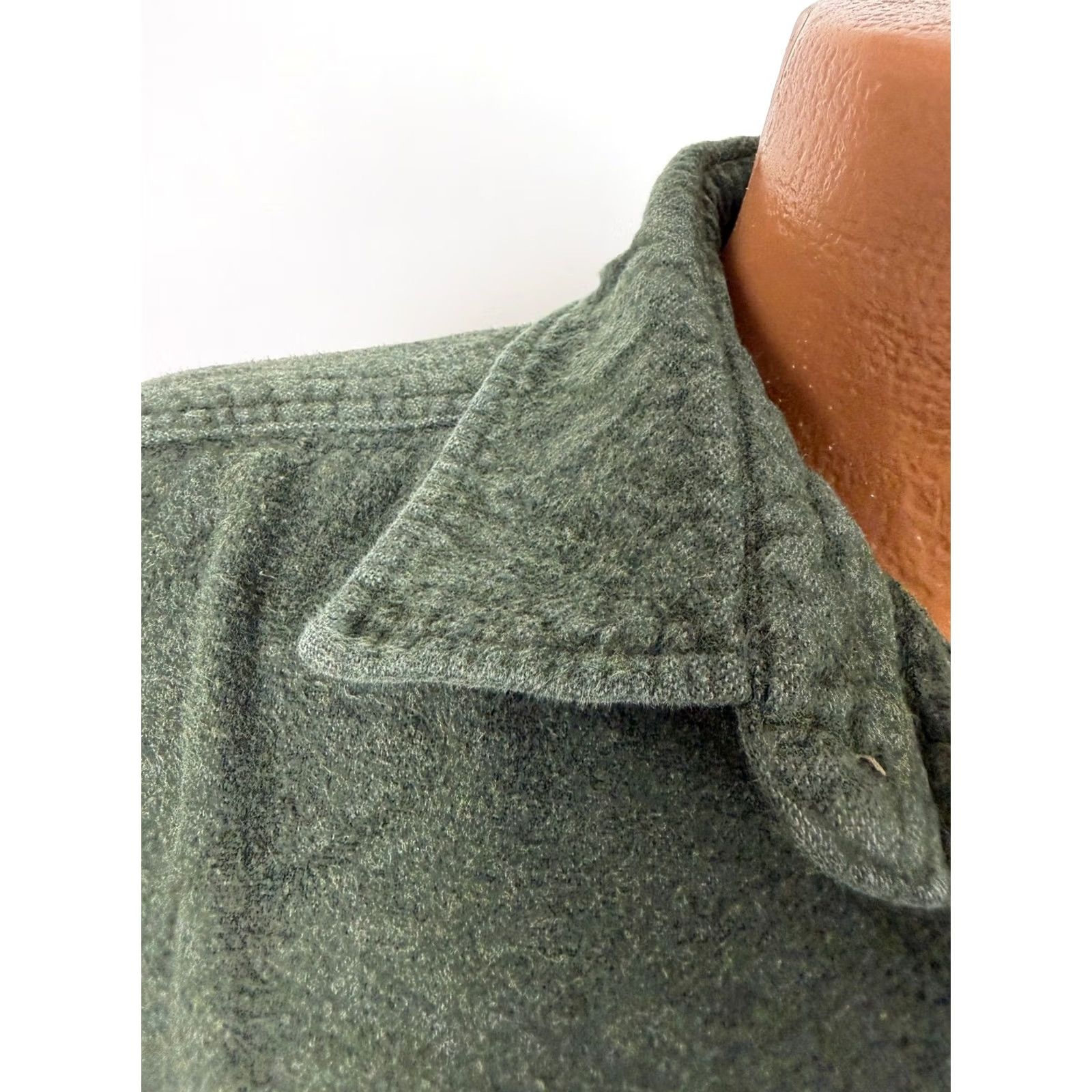 Vintage Stillwater Supply Co. Shirt Men LT Green Flannel Button-Up Heavyweight Pockets 32" Collared 19.5" Shoulders Size US L / EU 52-54 / 3 - 4 Thumbnail