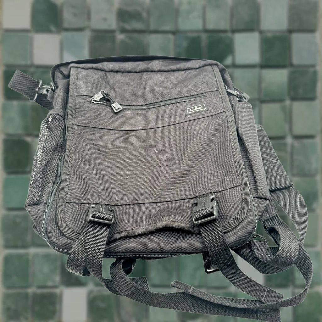 Vintage VINTAGE L.L. Bean Messenger Bag Backpack Size ONE SIZE - 1 Thumbnail