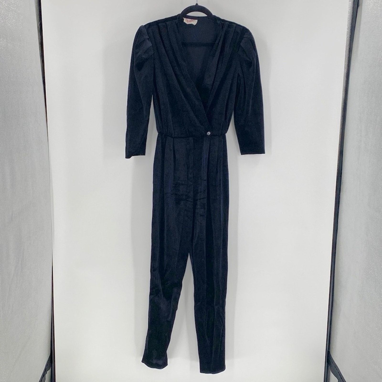 Vintage Vintage Scarlet black velvet pockets jumpsuit Holiday sz S Size 26" / US 2 / IT 38 - 1 Thumbnail